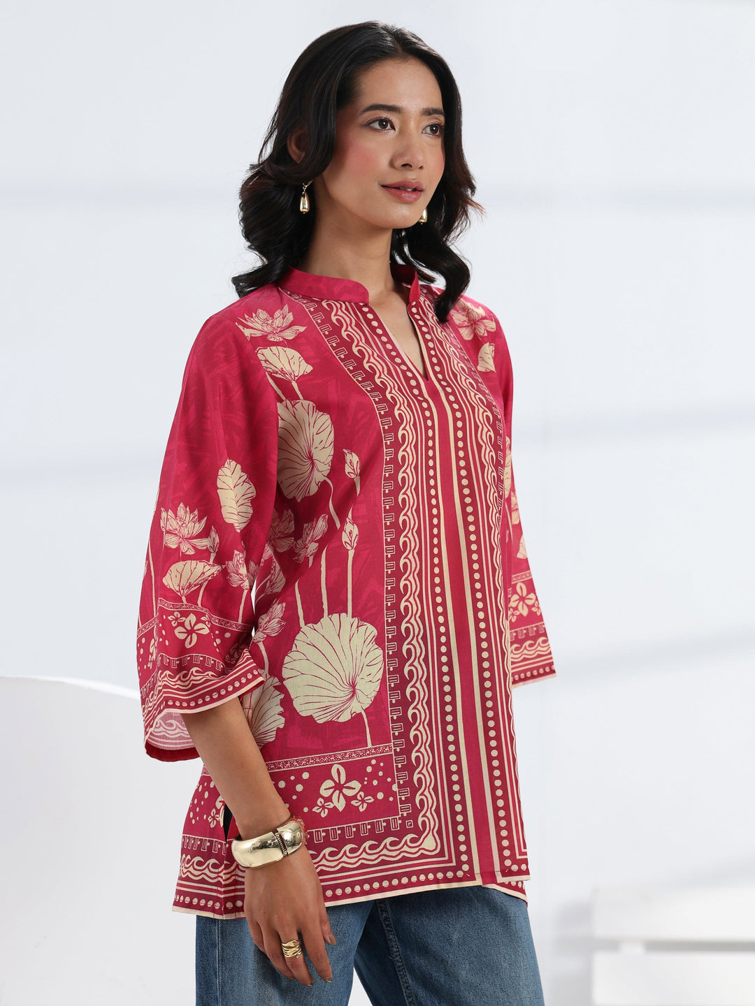 Pink Floral Printed Cotton Blend Straight Short Kurti