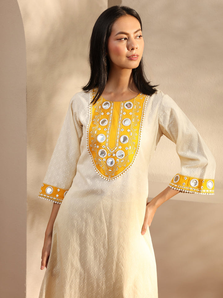 Off White Embroidered Cotton Straight Kurta