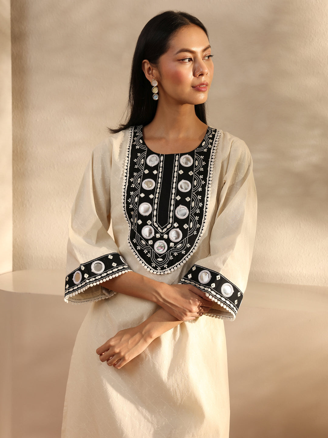 Off White Embroidered Cotton Straight Kurta