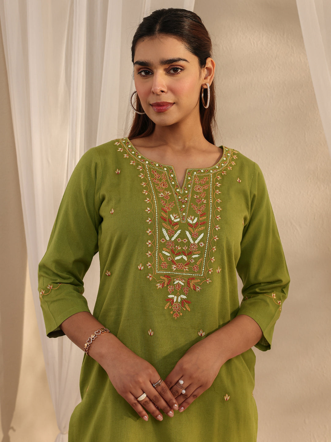 Green Ethnic Motif Embroidered Cotton Straight Kurta