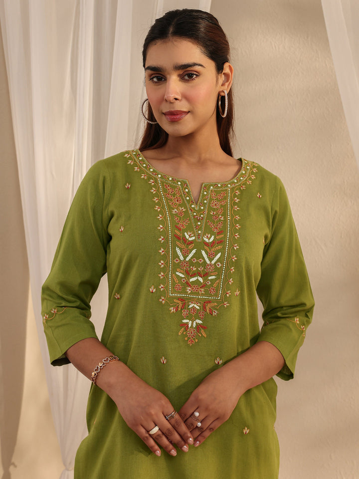 Green Ethnic Motif Embroidered Cotton Straight Kurta