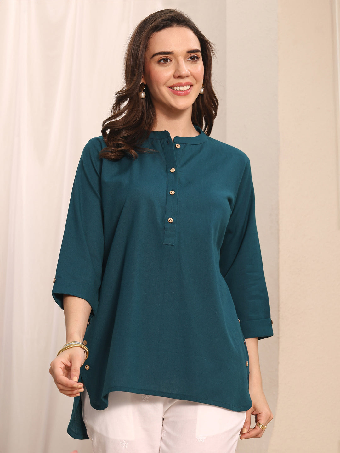 Blue Solid Solid Cotton Straight Short Kurti