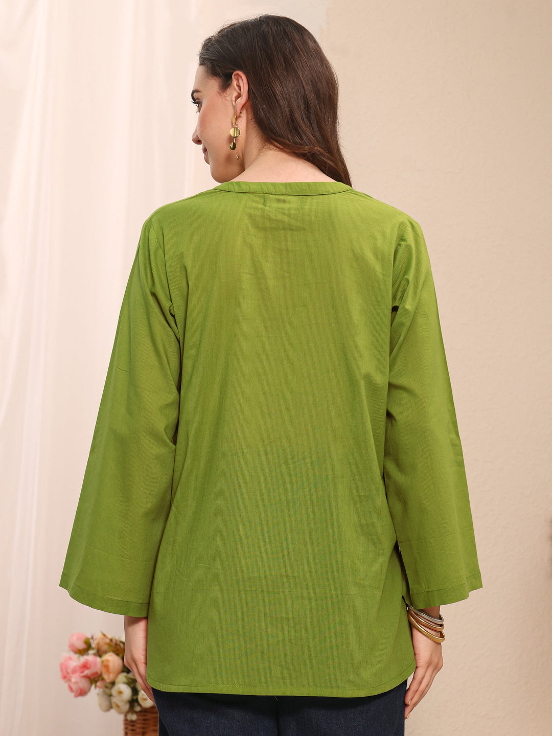 Green Solid Solid Cotton Straight Short Kurti