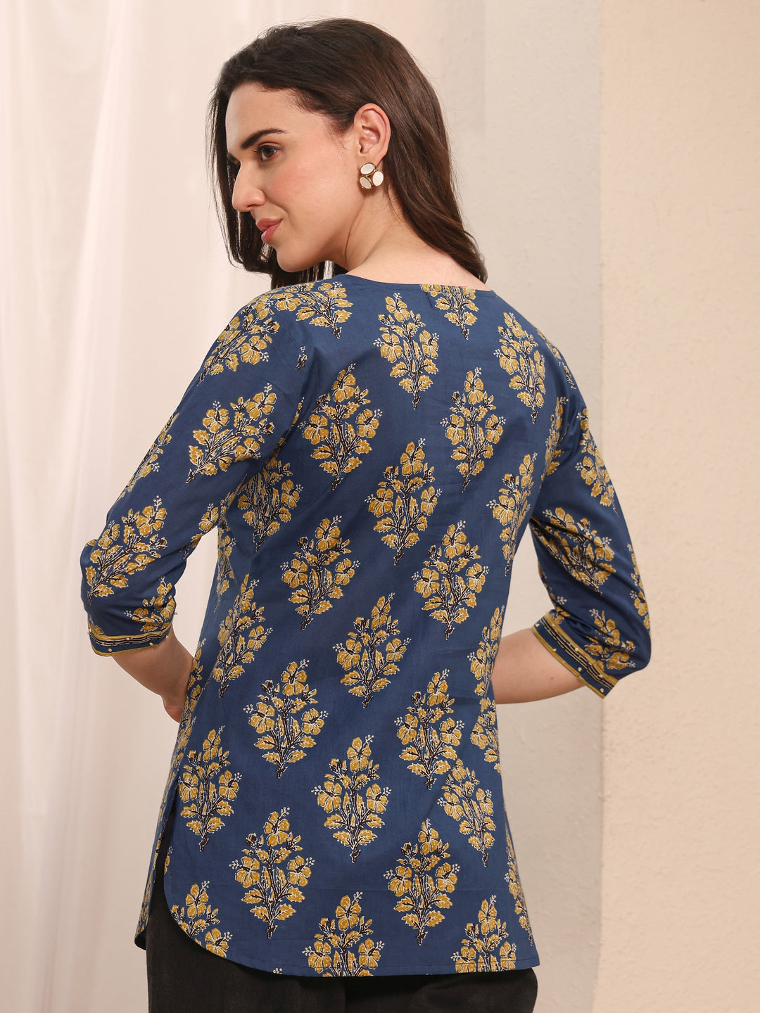 Blue Floral Printed Cotton Straight Short Kurti