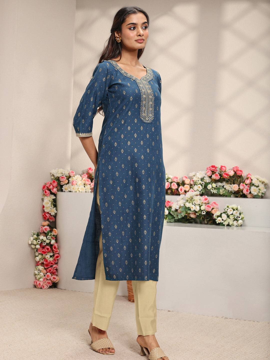 Blue Ethnic Motifs Printed Cotton Blend Straight Kurta