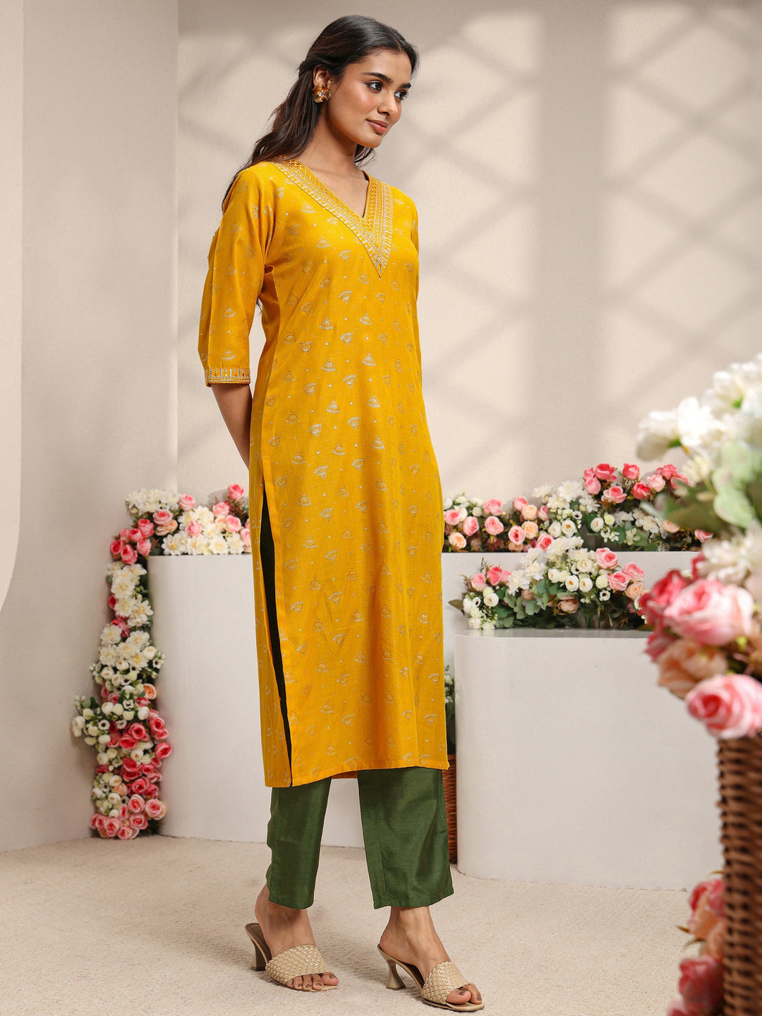 Yellow Ethnic Motifs Printed Cotton Blend Straight Kurta