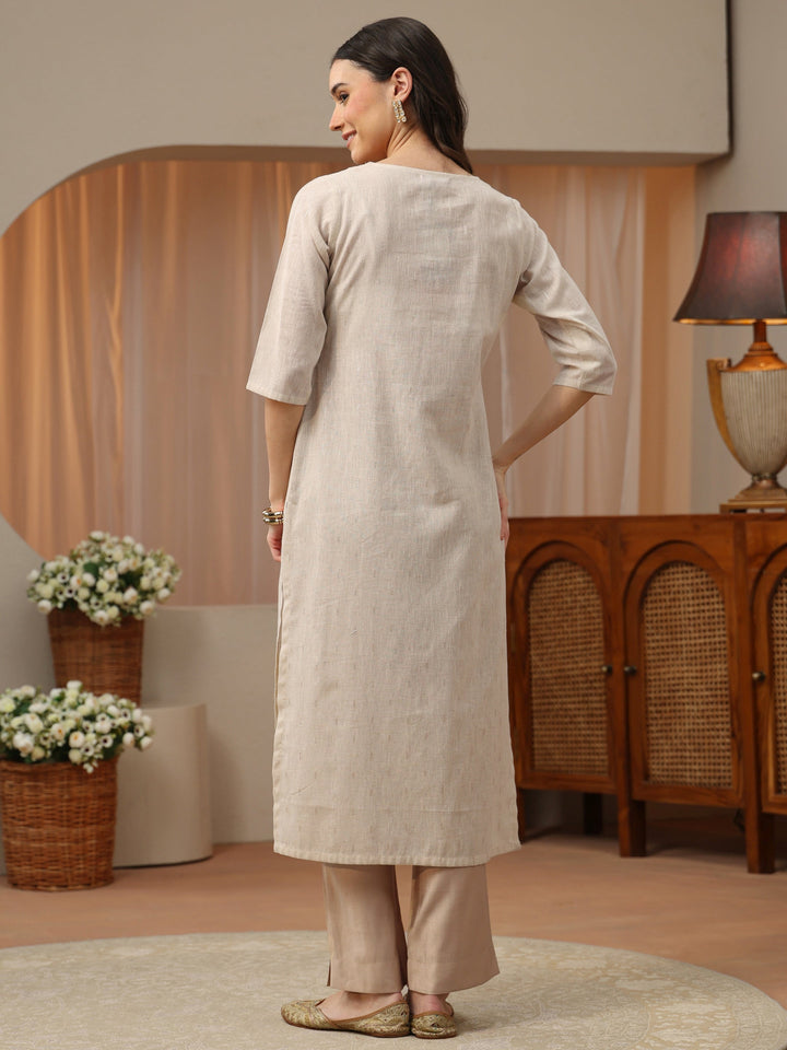 Off White Yoke Design Cotton Blend Straight Kurta