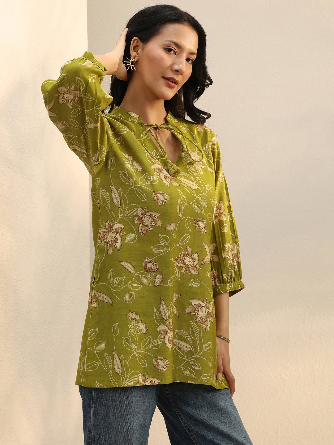 Green Floral Printed Silk Blend Tie-Up Straight Short Kurti