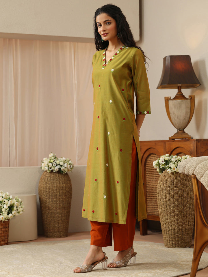 Green Floral Embroidered Chanderi Silk Straight Kurta
