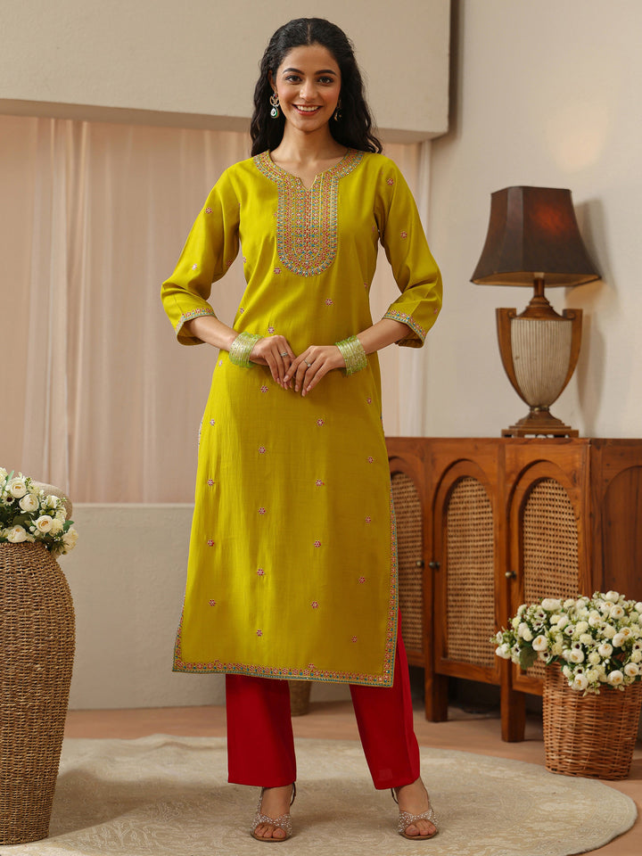 Green Ethnic Embroidered Silk Blend Straight Kurta