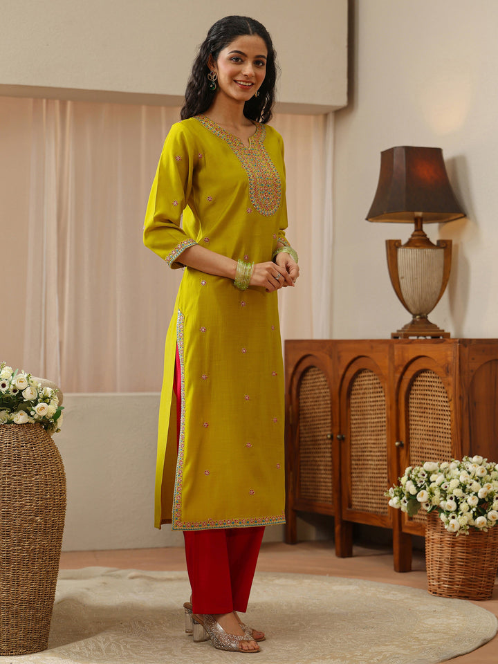 Green Ethnic Embroidered Silk Blend Straight Kurta