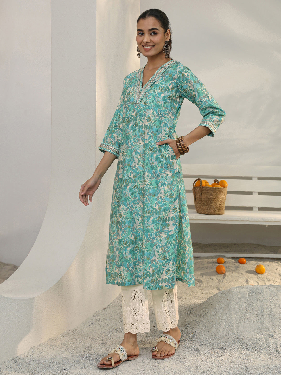 Green Floral Printed Silk Blend Straight Kurta