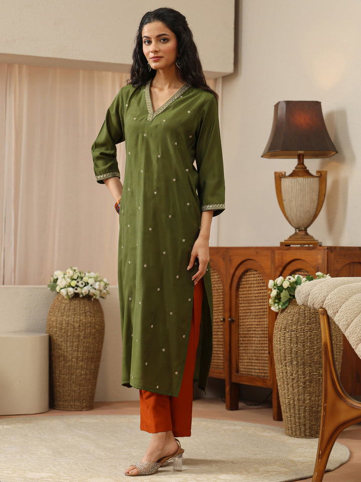 Leaf Green Embroidered Silk Blend Straight Kurta