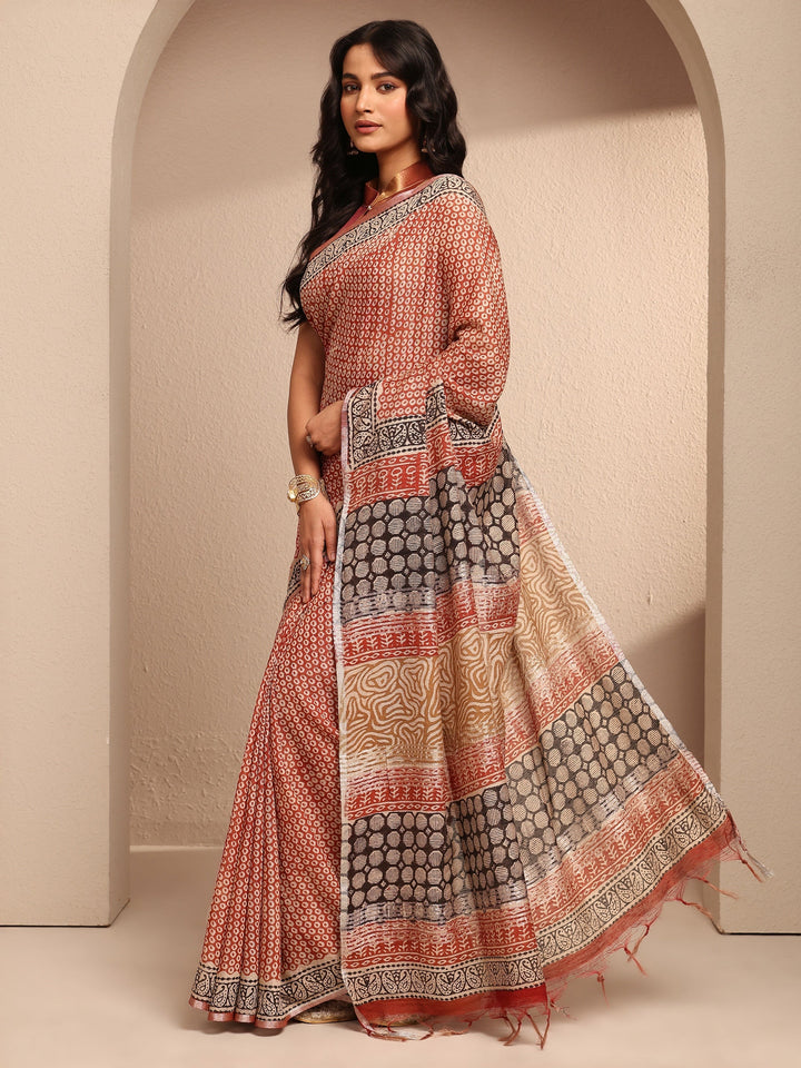 Red Geometric Printed Cotton Saree With Unstitched Blouse Piece