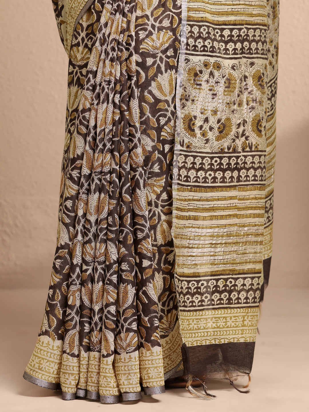 Black Printed Cotton Saree With Unstitched Blouse Piece
