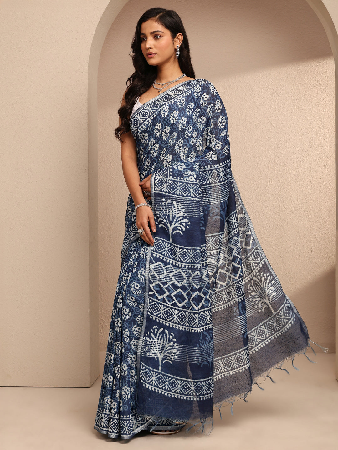Blue Printed Cotton Saree With Unstitched Blouse Piece