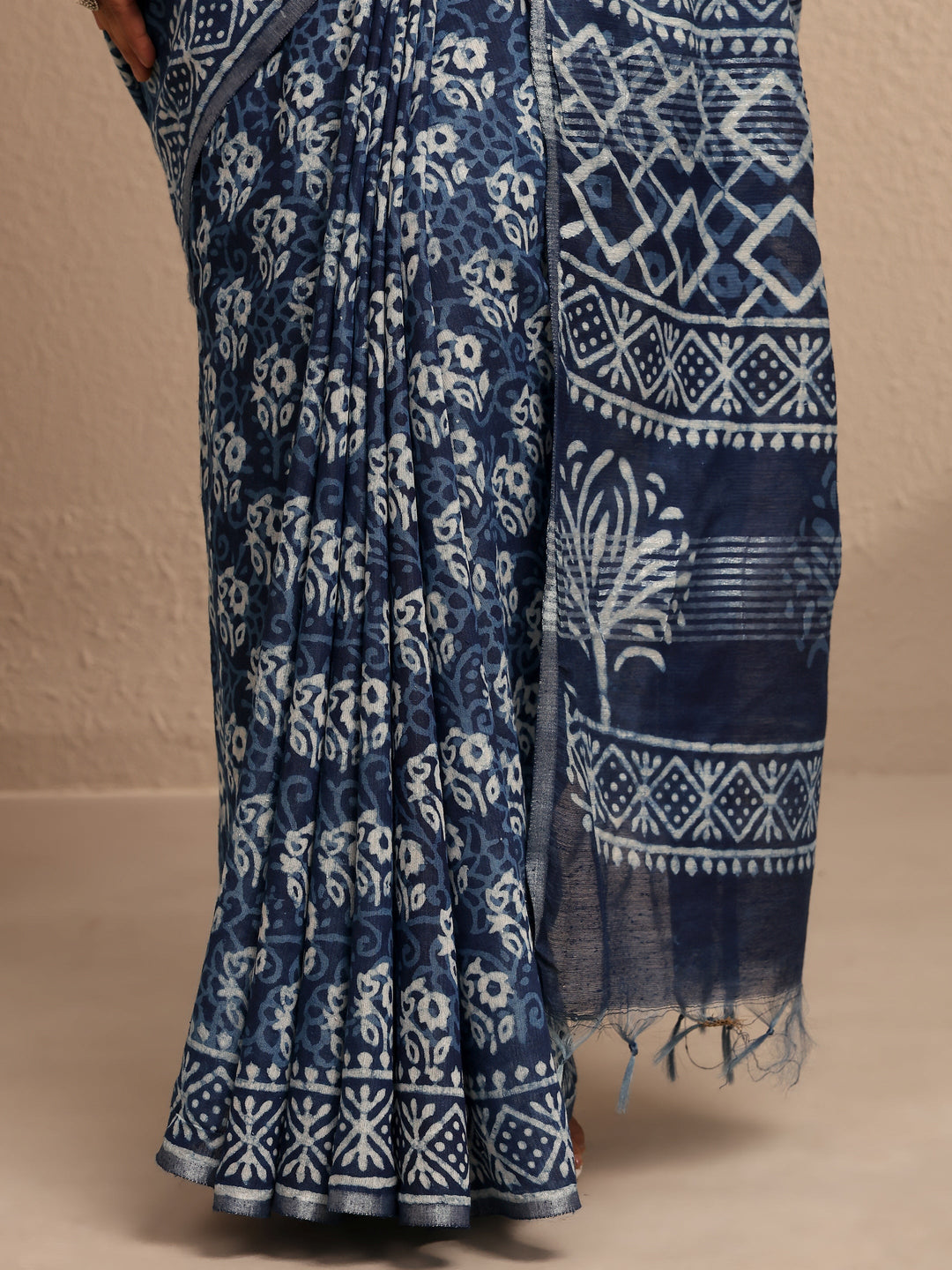 Blue Printed Cotton Saree With Unstitched Blouse Piece