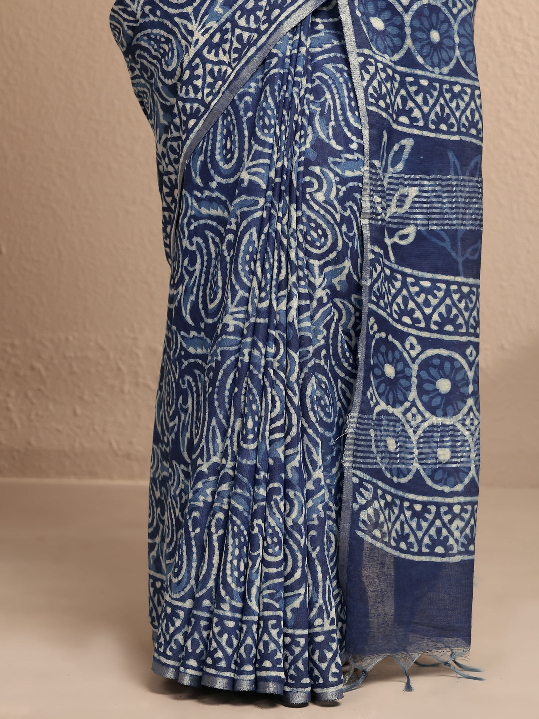 Blue Paisley Printed Cotton Saree With Unstitched Blouse Piece