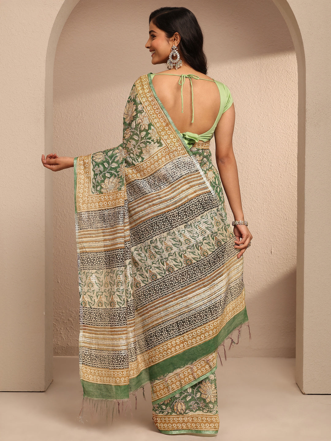 Green Printed Cotton Saree With Unstitched Blouse Piece