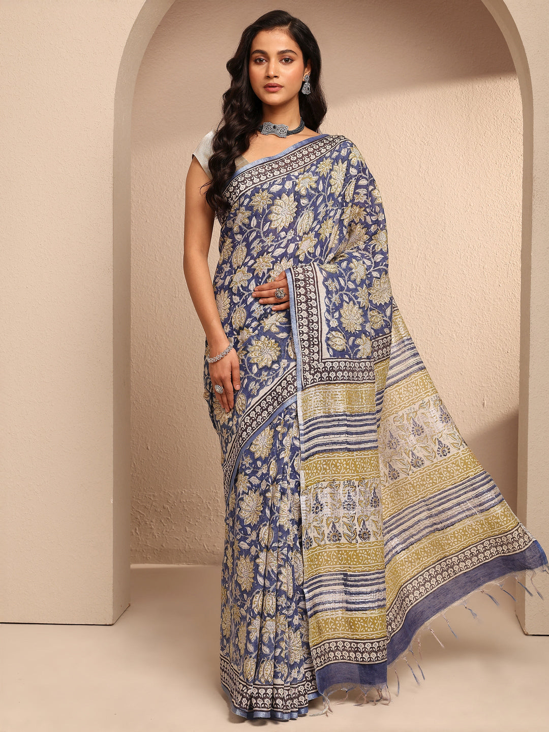 Blue Printed Cotton Saree With Unstitched Blouse Piece
