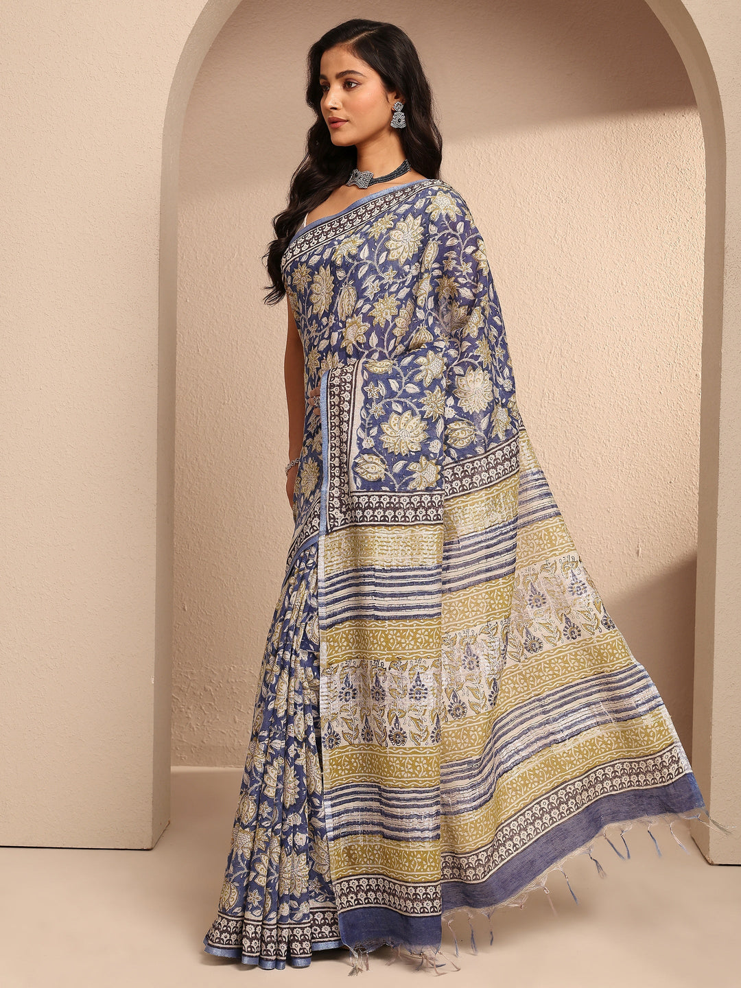 Blue Printed Cotton Saree With Unstitched Blouse Piece