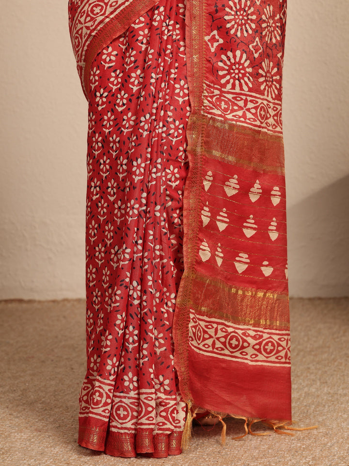 Red Ikat Printed Cotton Saree With Unstitched Blouse Piece