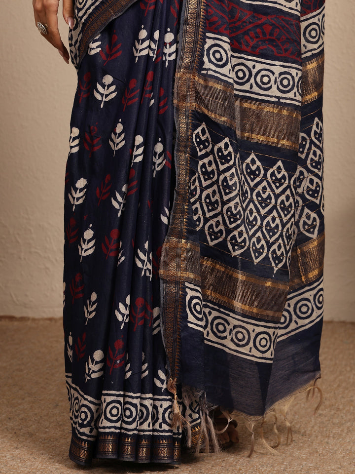 Navy Blue Printed Cotton Saree With Unstitched Blouse Piece