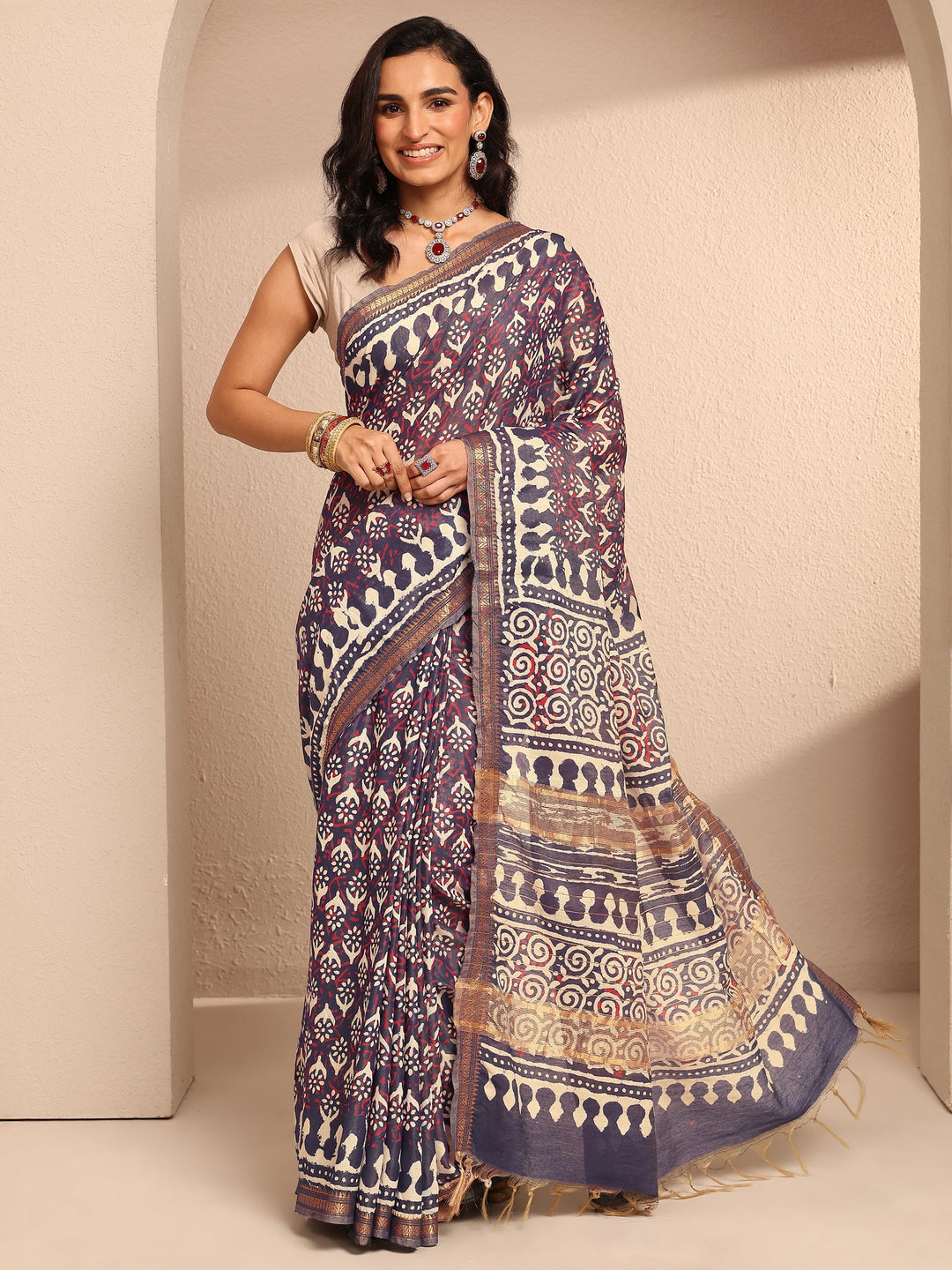 Navy Blue Printed Cotton Saree With Unstitched Blouse Piece