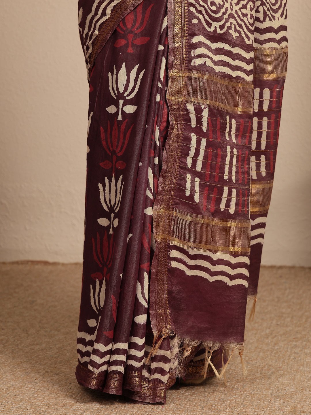 Maroon Printed Cotton Bagh Saree With Unstitched Blouse Piece