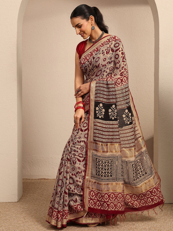Beige Printed Cotton Saree With Unstitched Blouse Piece