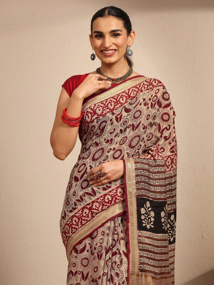 Beige Printed Cotton Saree With Unstitched Blouse Piece
