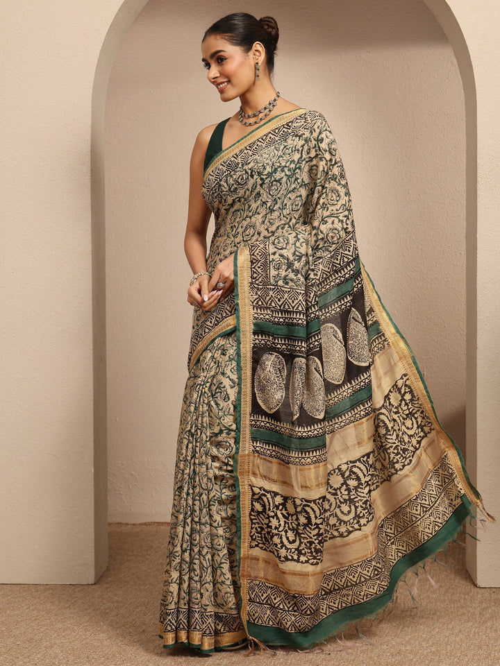Beige Printed Cotton Saree With Unstitched Blouse Piece