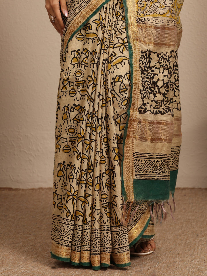 Beige Tribal Printed Cotton Saree With Unstitched Blouse Piece