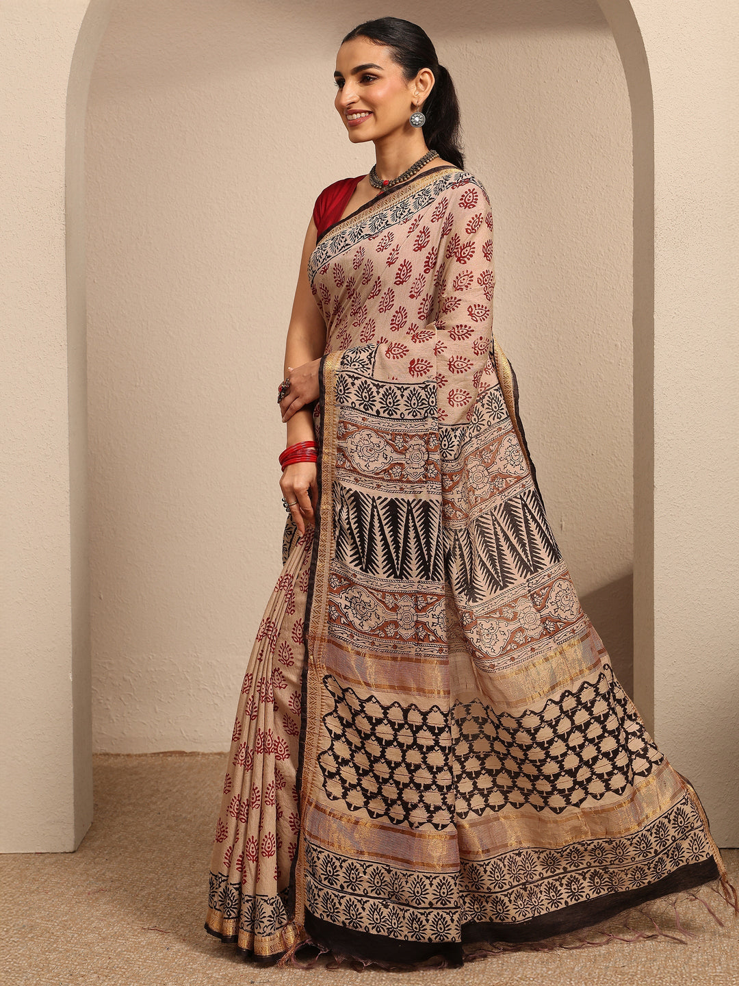 Beige Printed Cotton Kalamkari Saree With Unstitched Blouse Piece