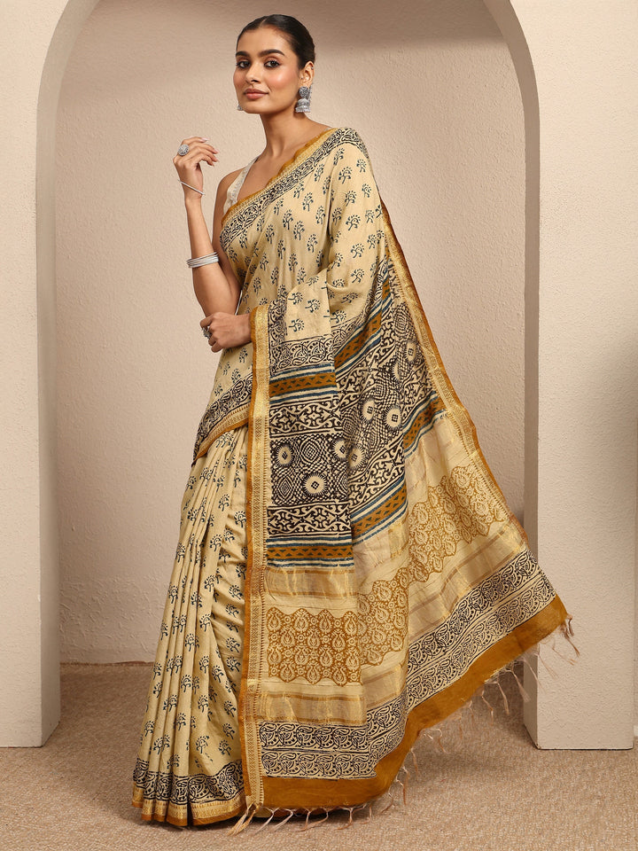 Beige Printed Cotton Kalamkari Saree With Unstitched Blouse Piece