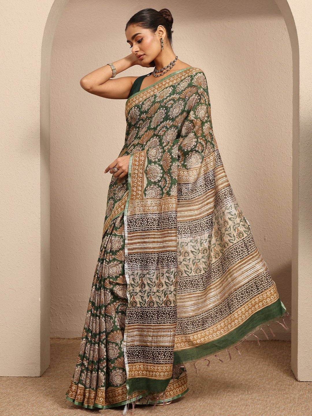Green Printed Cotton Kalamkari Saree With Unstitched Blouse Piece