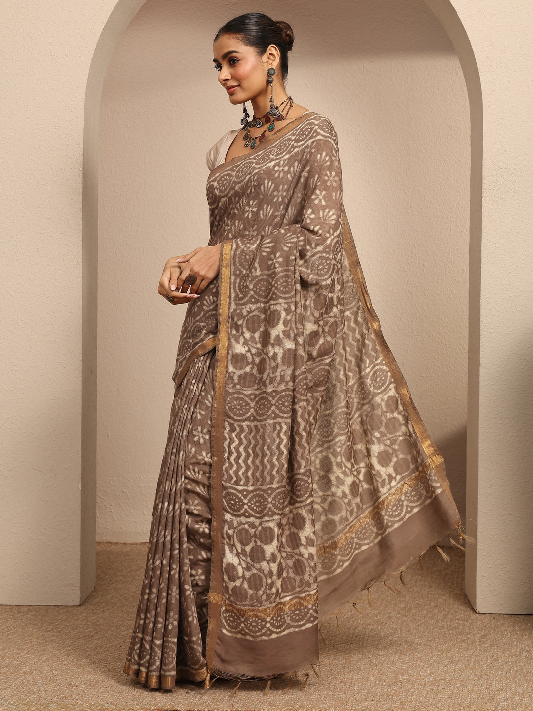 Brown Ikat Printed Cotton Saree With Unstitched Blouse Piece