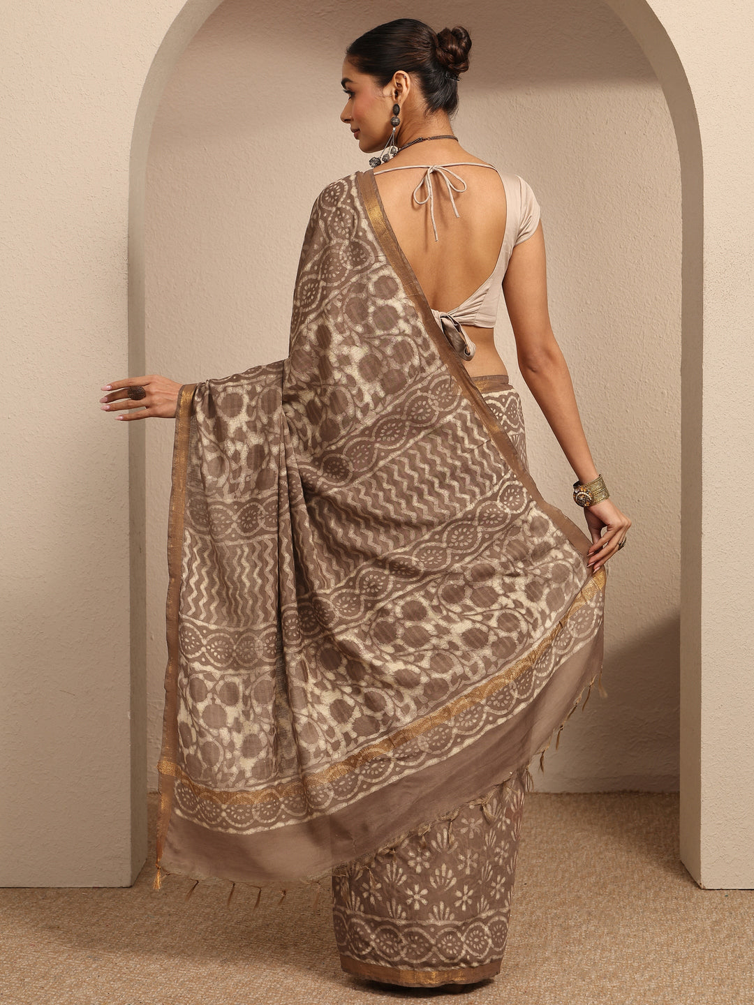 Brown Ikat Printed Cotton Saree With Unstitched Blouse Piece