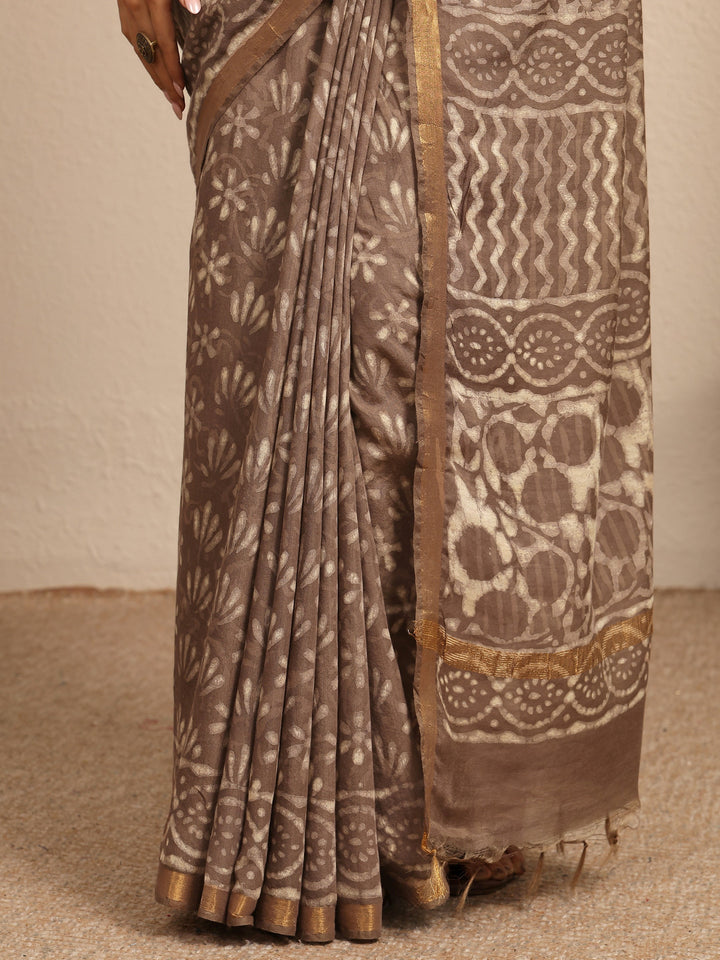 Brown Ikat Printed Cotton Saree With Unstitched Blouse Piece