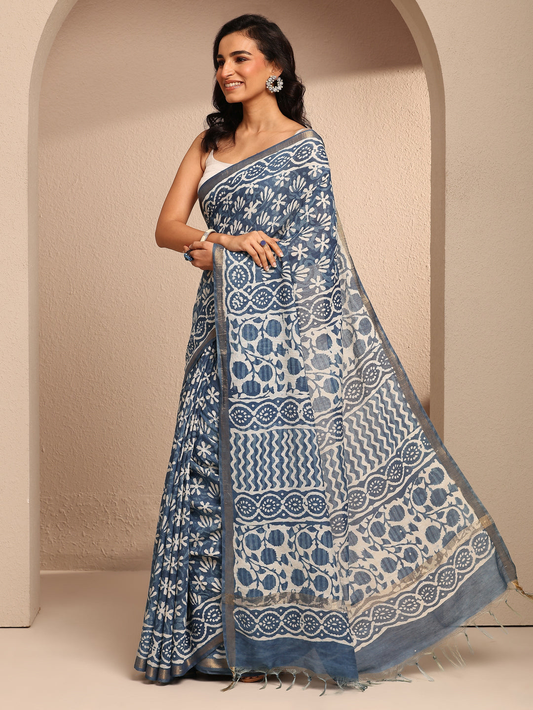Blue Printed Cotton Saree With Unstitched Blouse Piece