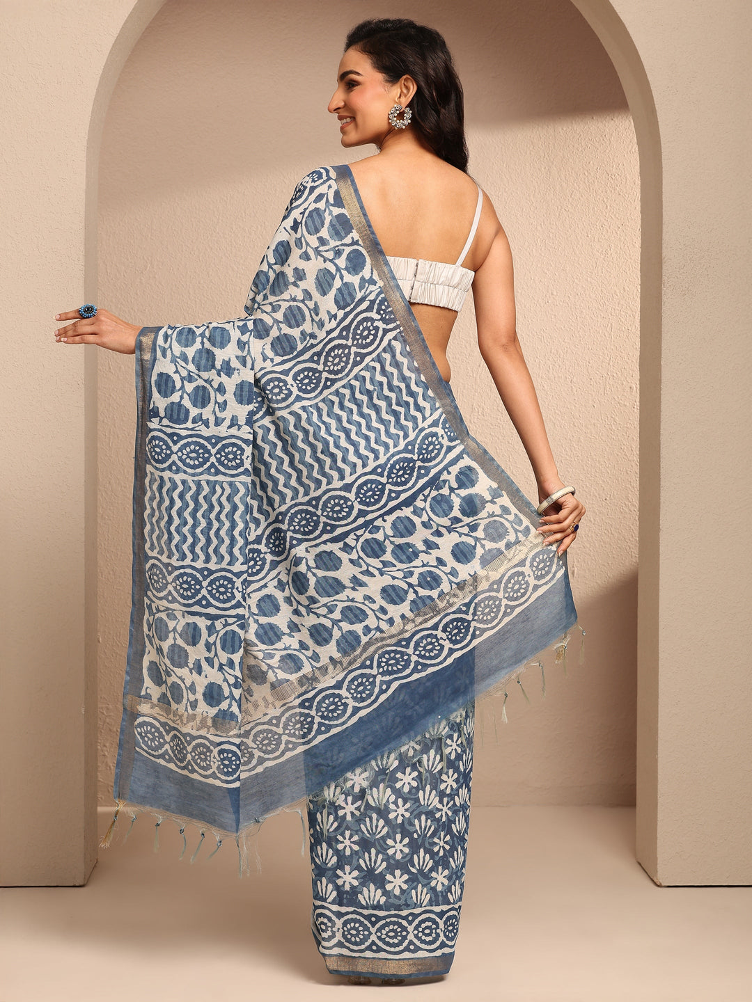Blue Printed Cotton Saree With Unstitched Blouse Piece