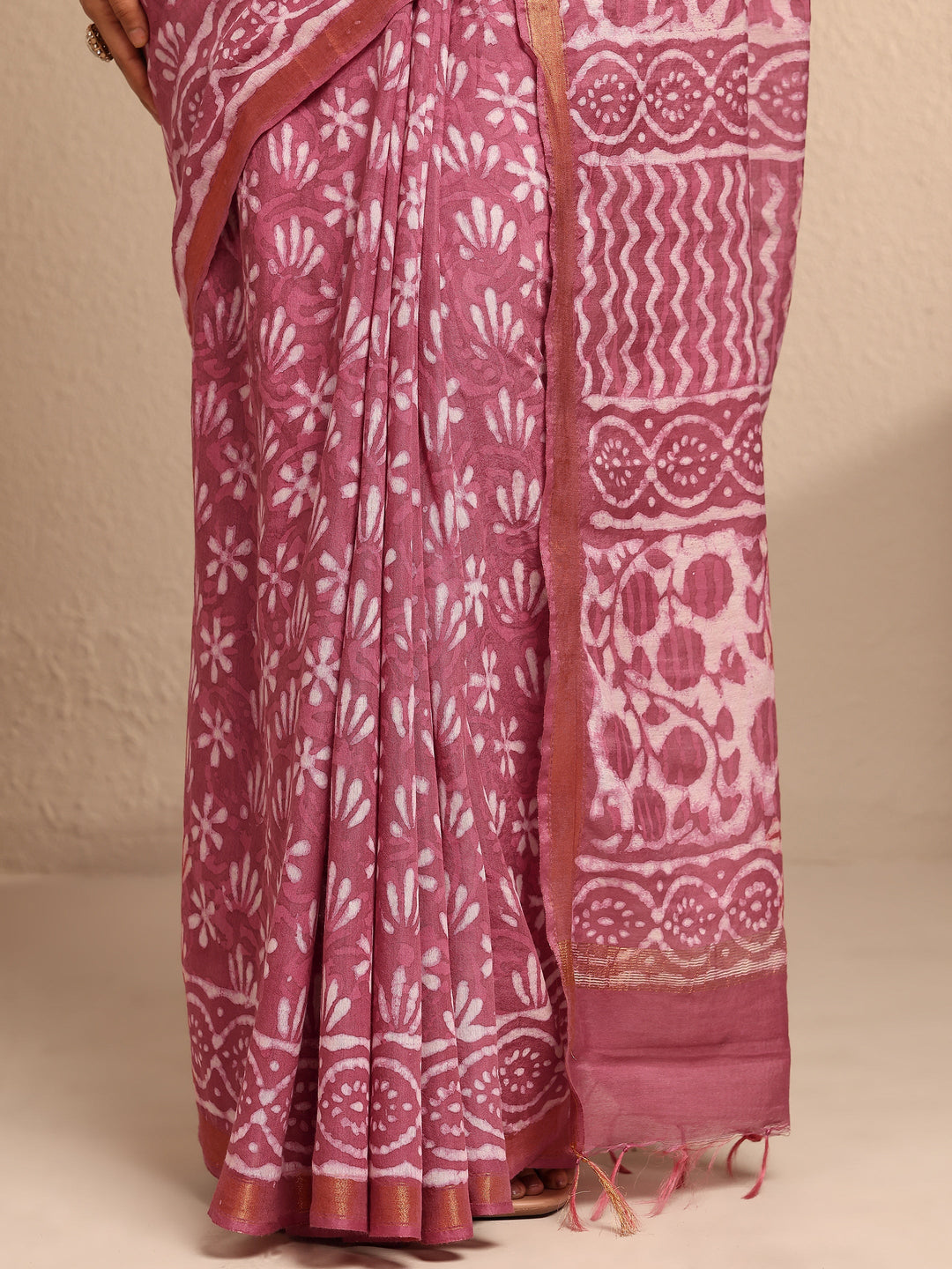 Pink Printed Cotton Saree With Unstitched Blouse Piece