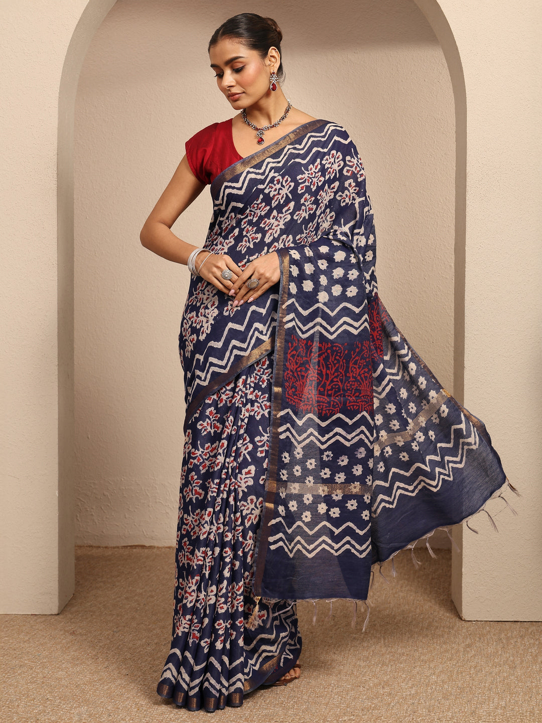 Blue Printed Cotton Saree With Unstitched Blouse Piece