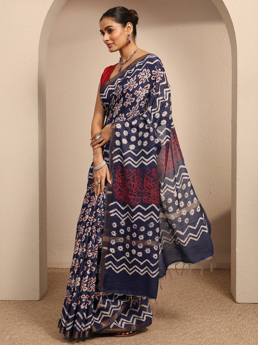 Blue Printed Cotton Saree With Unstitched Blouse Piece
