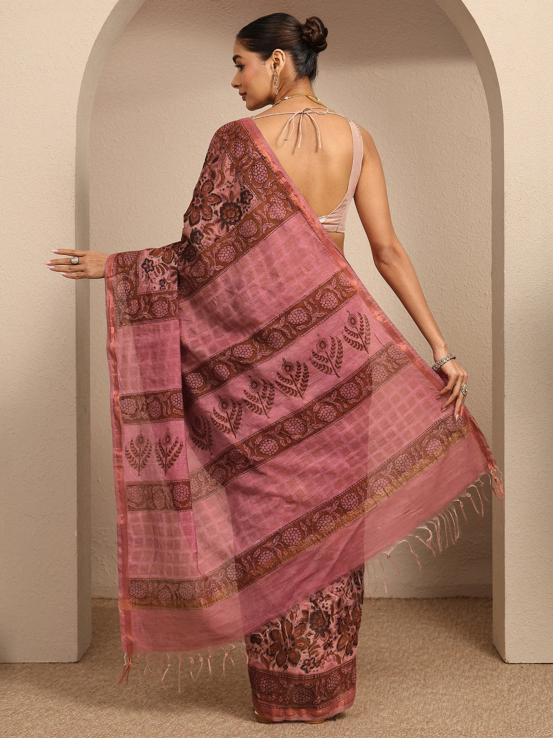Pink Printed Cotton Saree With Unstitched Blouse Piece