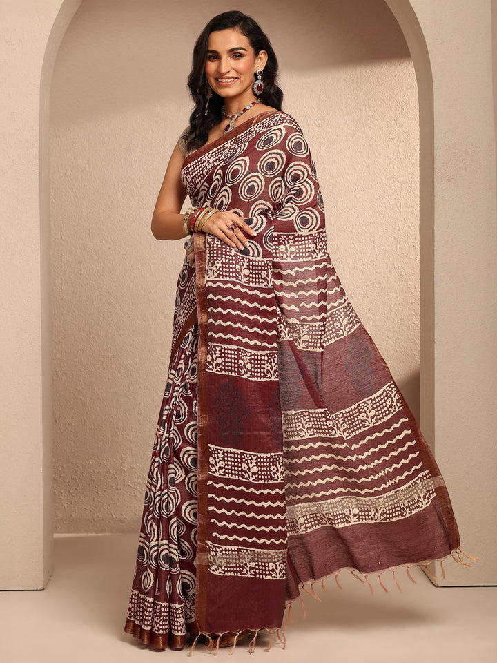 Maroon Geometric Printed Cotton Saree With Unstitched Blouse Piece