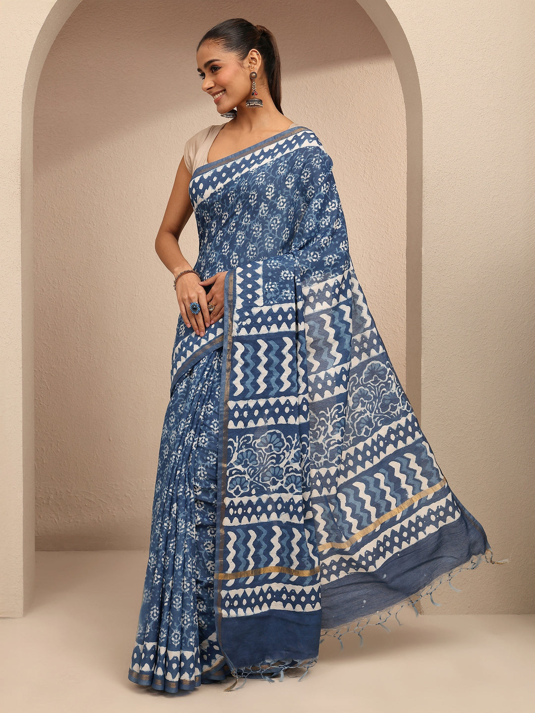 Blue Printed Cotton Saree With Unstitched Blouse Piece