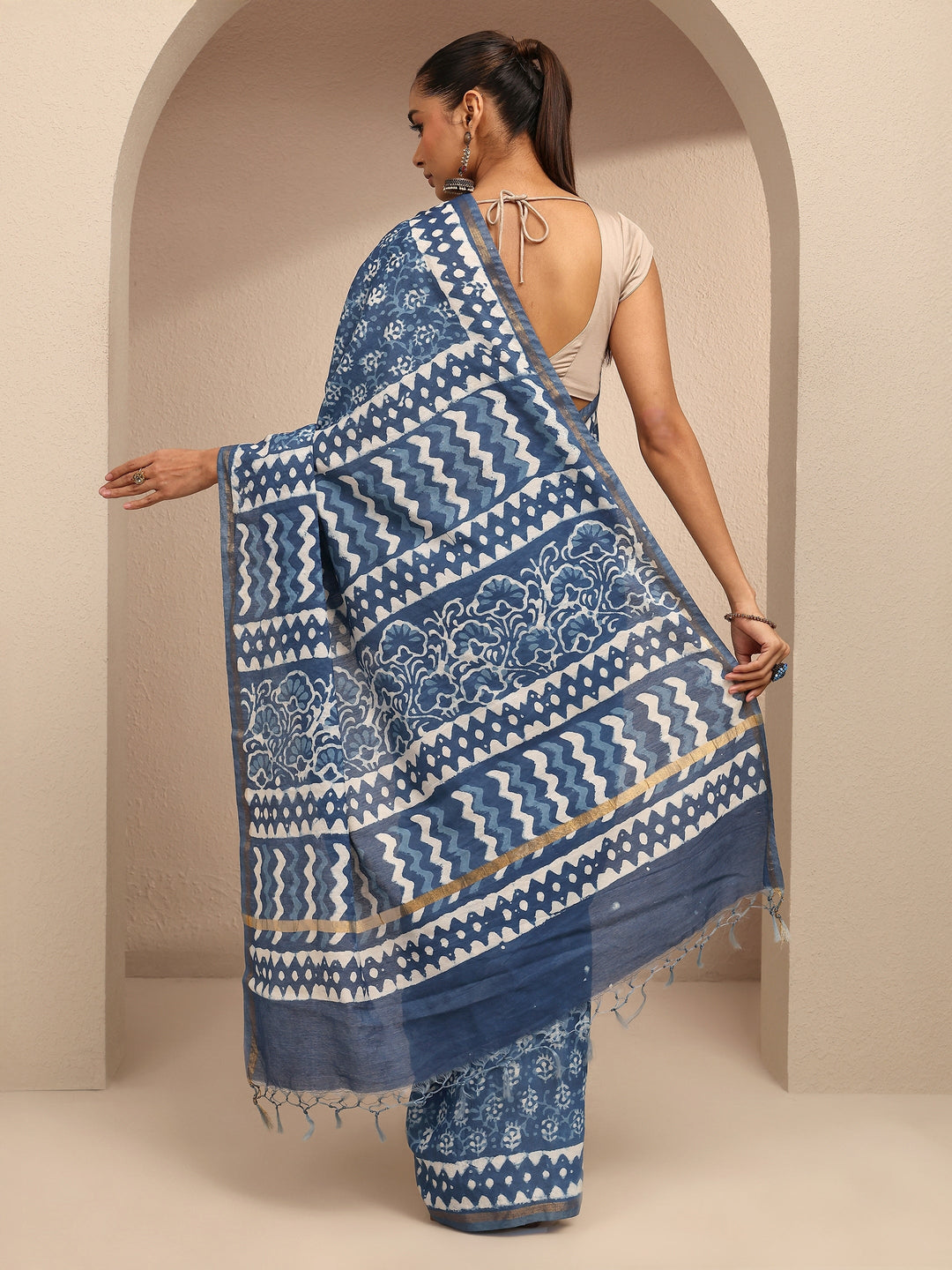 Blue Printed Cotton Saree With Unstitched Blouse Piece