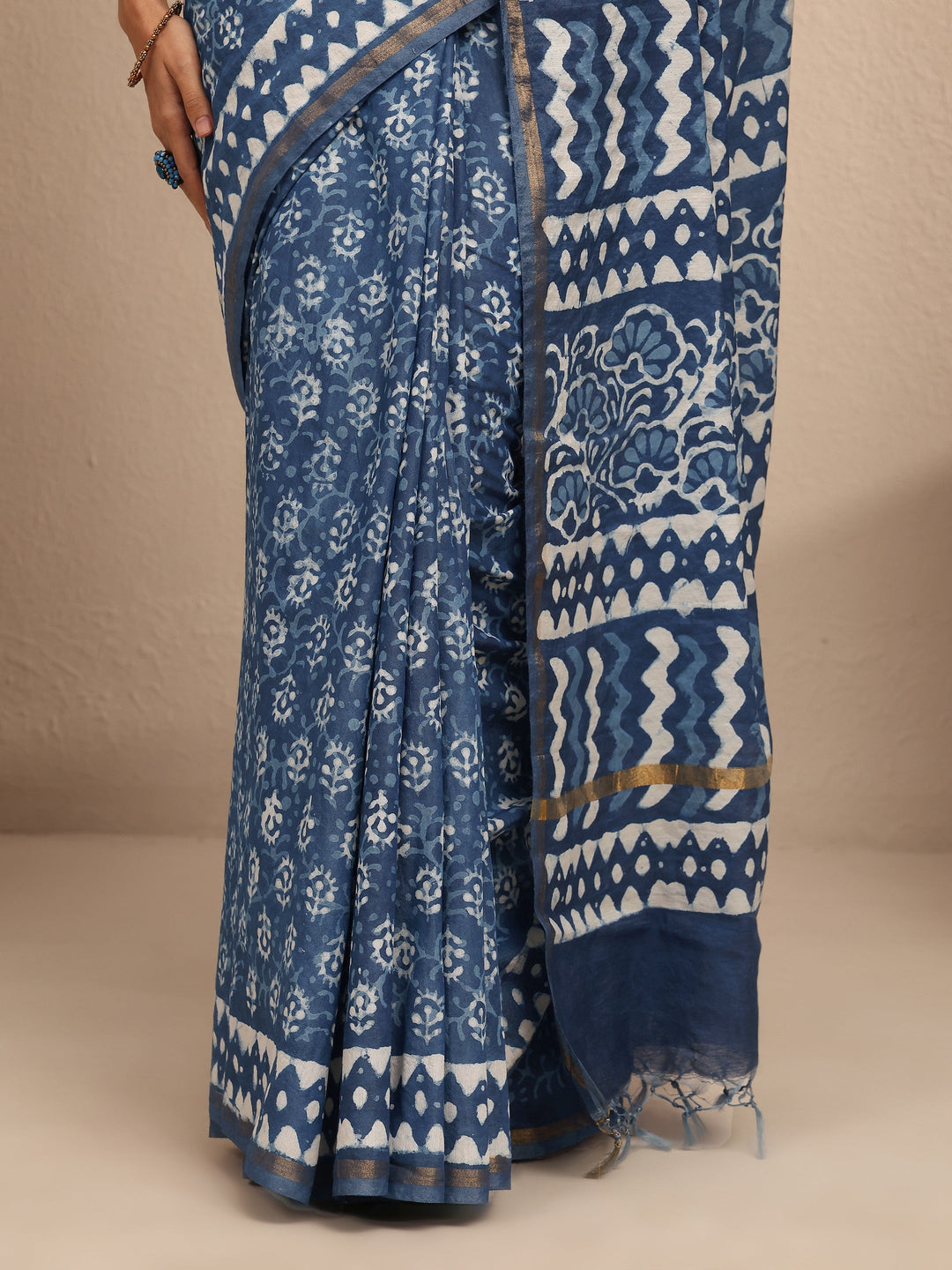 Blue Printed Cotton Saree With Unstitched Blouse Piece