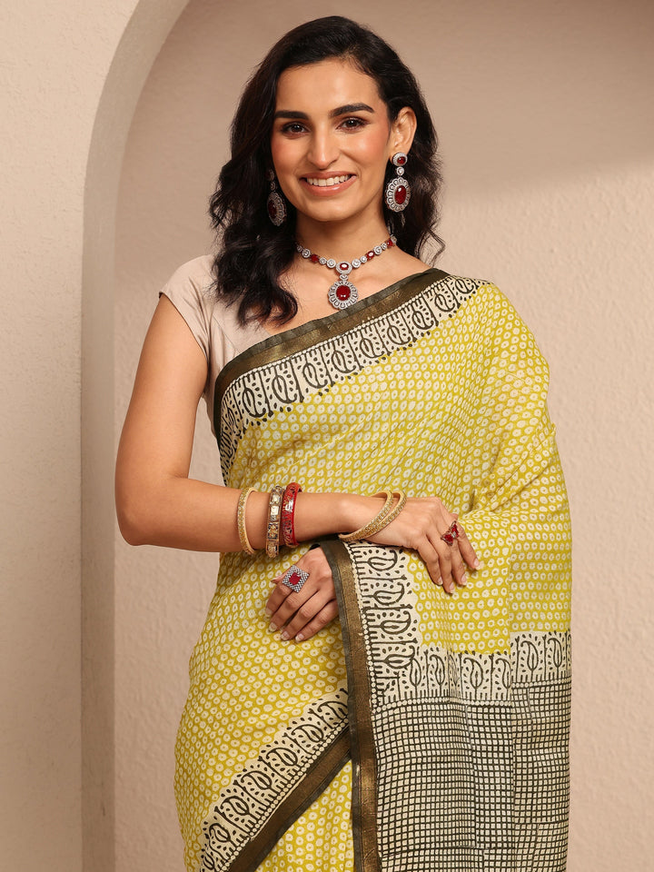 Yellow Geometric Printed Cotton Saree With Unstitched Blouse Piece